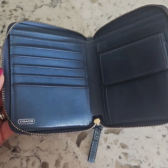 Coach Blue Wallet NWOT - Picture 4 of 11